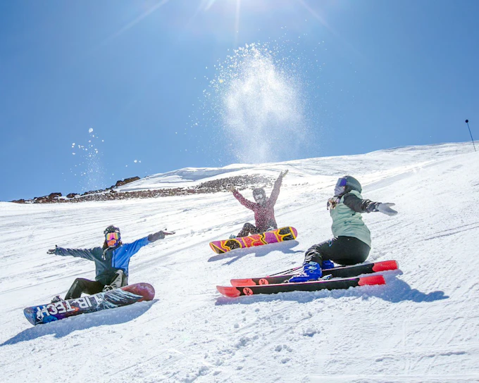 From Santiago: El Colorado Ski Center with Ski Pass, Equipment, Group Lessons and Round-Trip Transfers