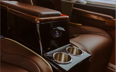 Hanoi Noi Bai Airport: Fast-Track Meet & Greet and Private Transfer to Ninh Binh