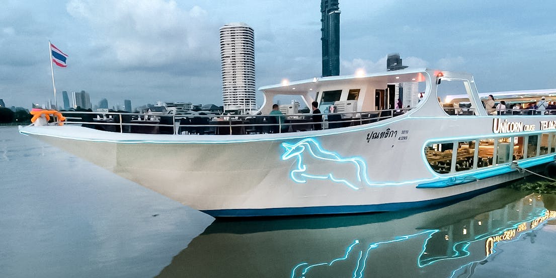 Einhorn Bootsfahrt mit Abendessen in Bangkok