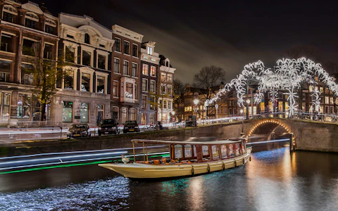 Amsterdam Light Festival: 75-Minute Luxury Heated Cruise with Optional Unlimited Drinks & Snacks