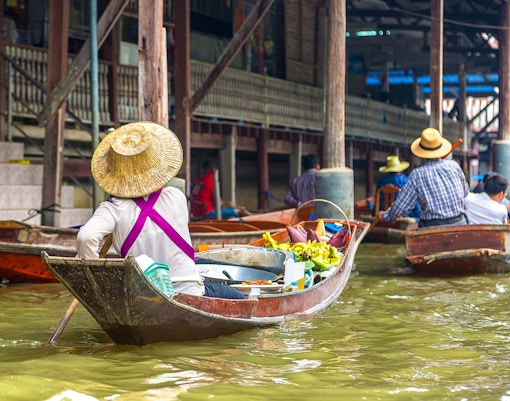 Bangnoi Floating Market