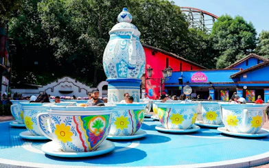 Teacup ride at Six Flags Mexico with colorful cups and central teapot.
