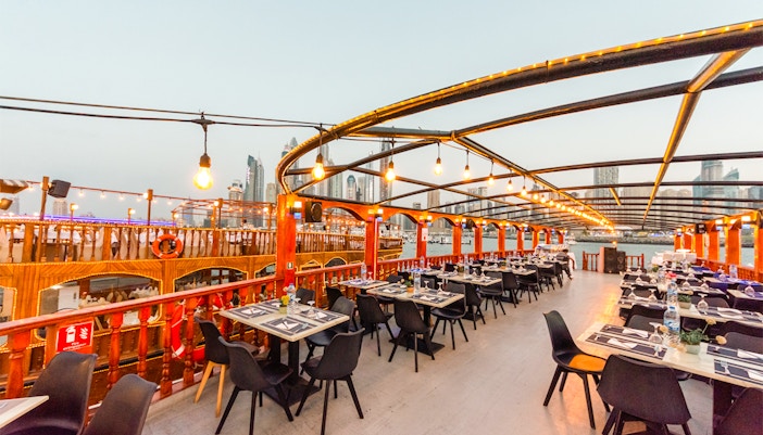 dubai new year - dinner cruise