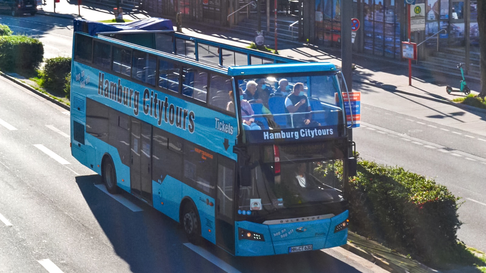 Blauer Citytours Bus in Hamburg