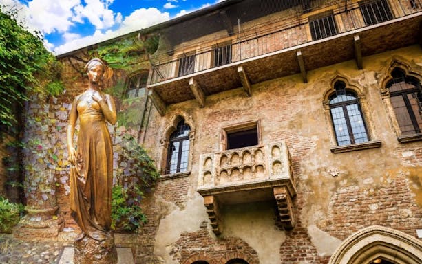 verona: juliet balcony experience visit with museum and audio guide-4