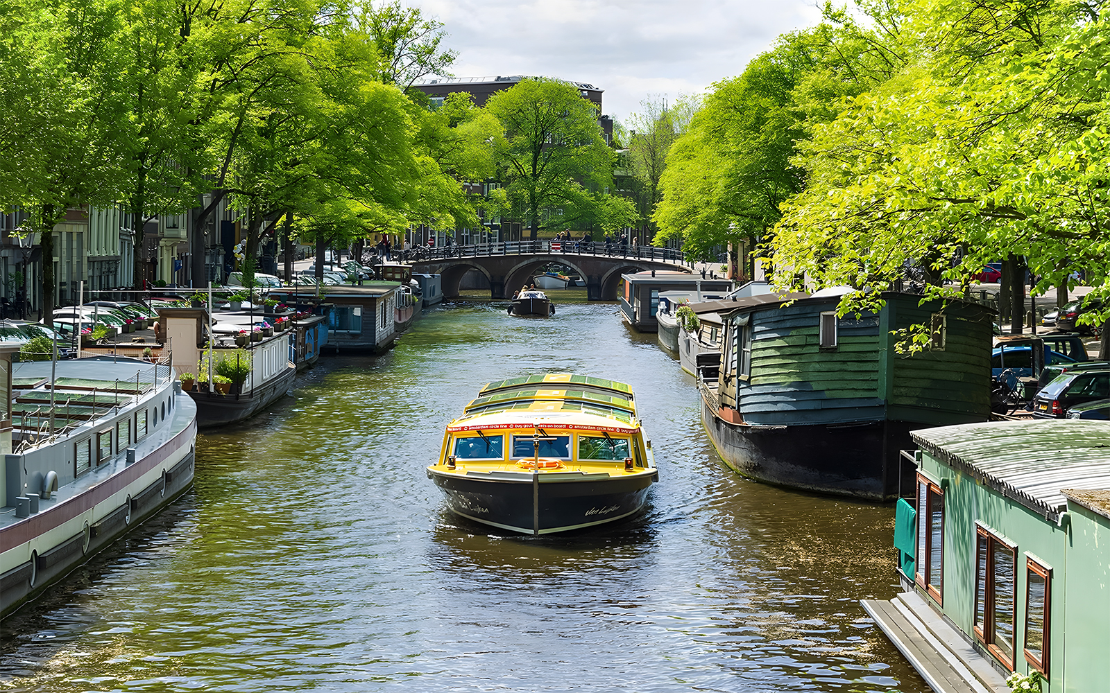 sightseeing boat amsterdam