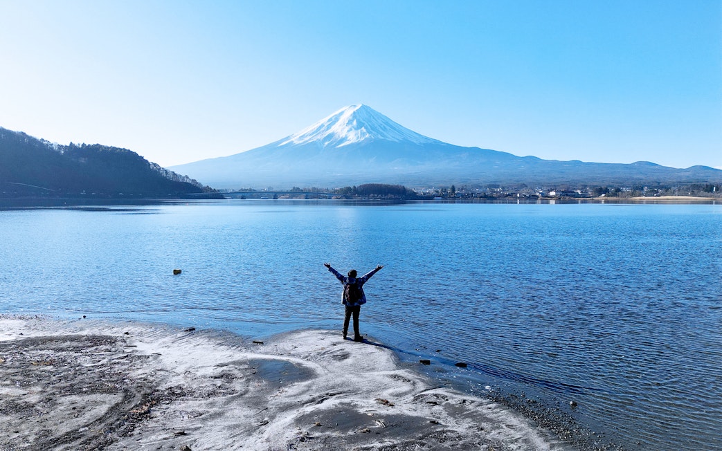 Mount Fuji view from Lake Kawaguchi during Tokyo day trip, featuring Arakurayama Sengen Park.