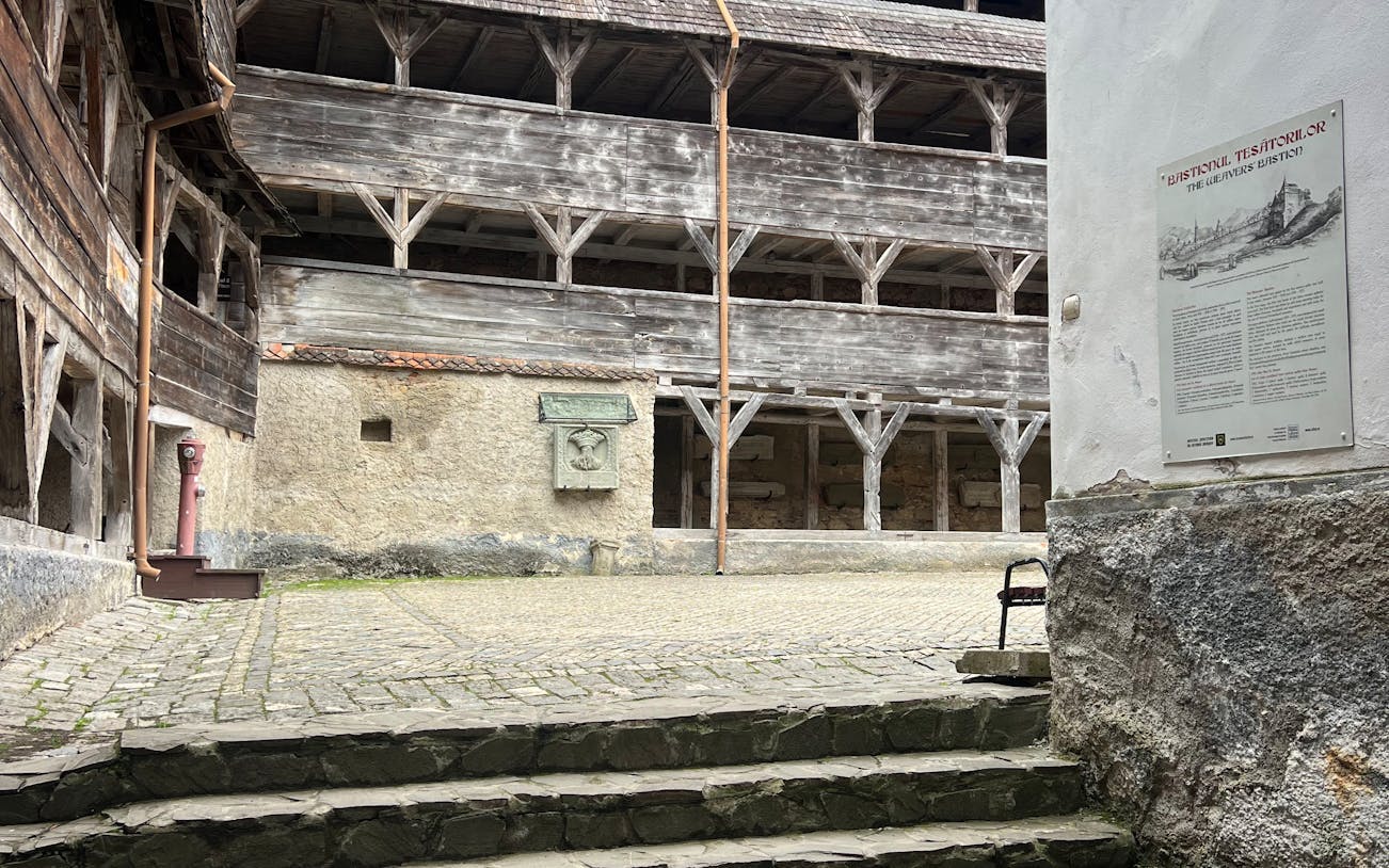 brașov guided walking tour with local stories-3