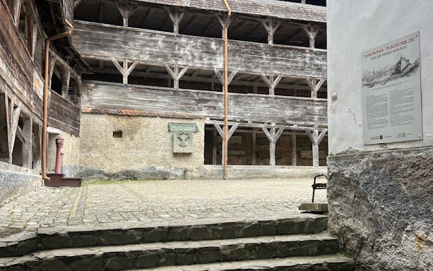 brașov guided walking tour with local stories-3