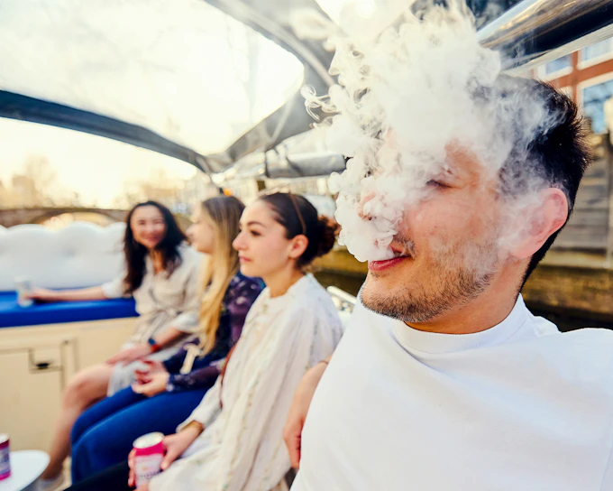 Amsterdam: 1-Hour Smoke-Friendly Cloud Boat Tour