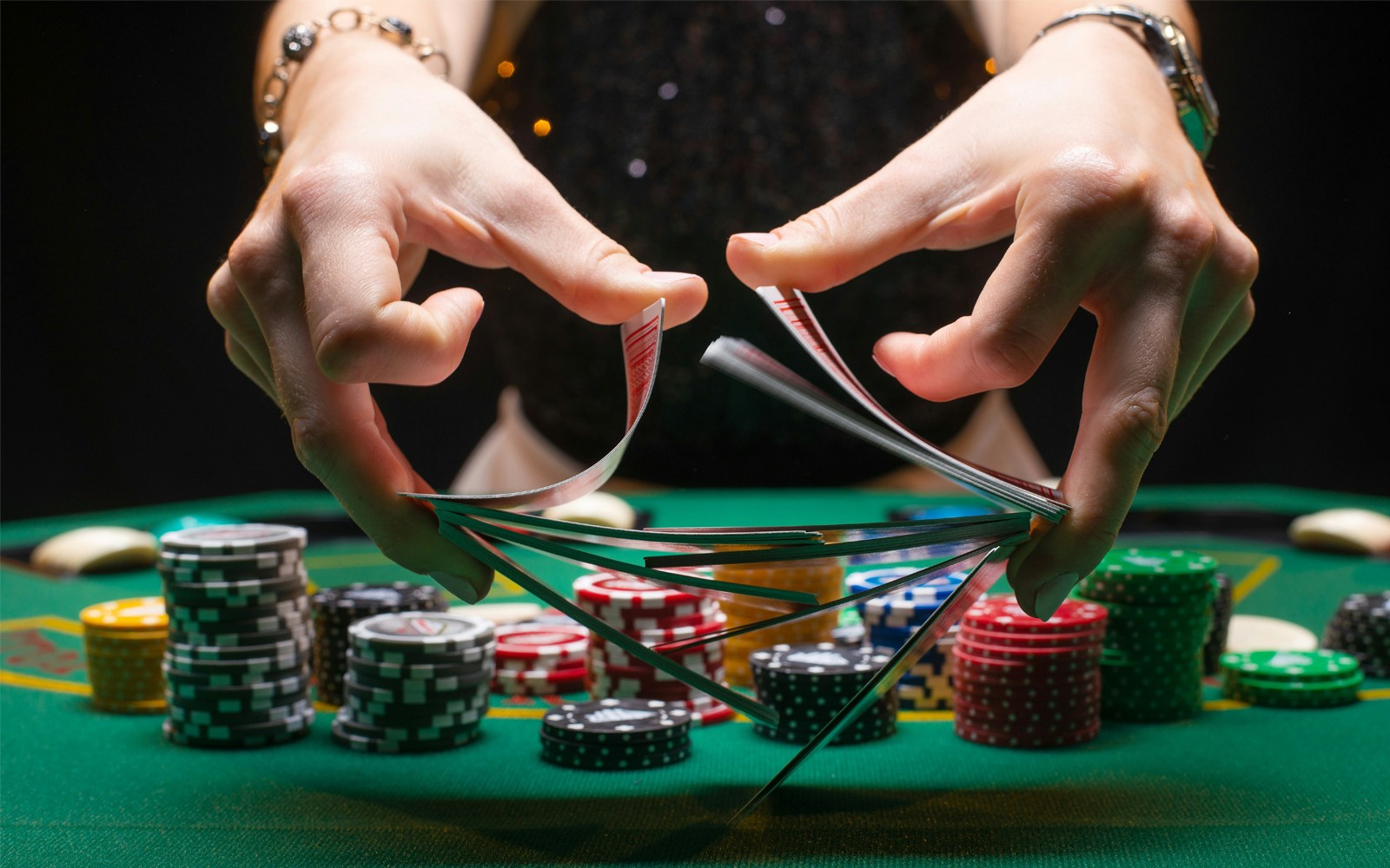 Game of poket on board Anthem of the sea