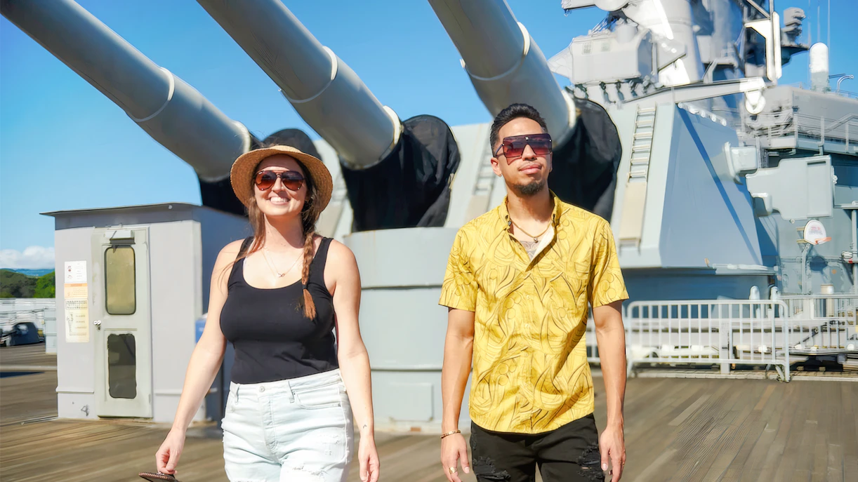 tourist at pearl harbor memorial