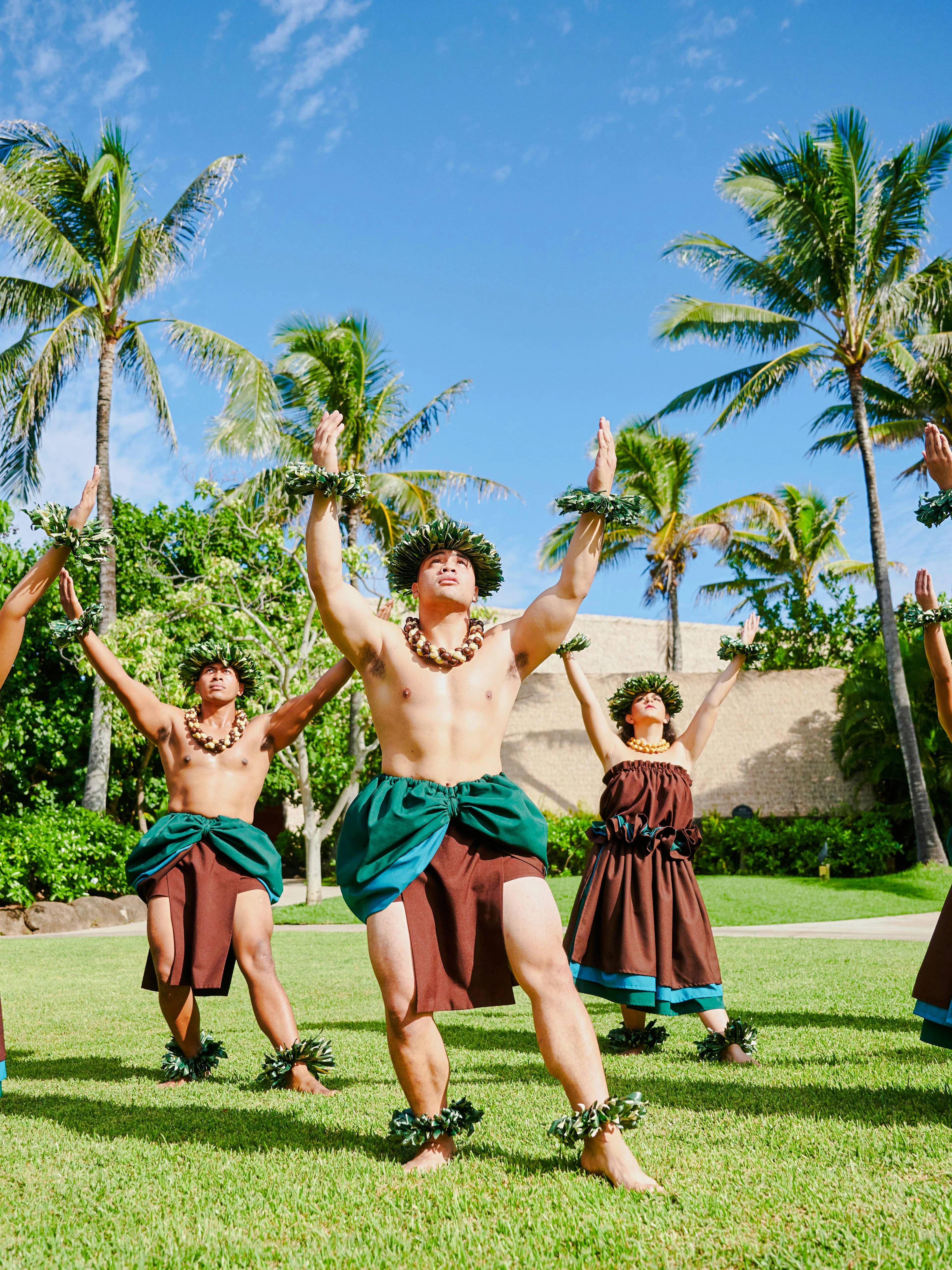 polynesian cultural center: aliʻi lūʻau, hā show package with guided tour-1