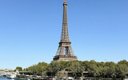 tur ghidat la etajul 2 al turnului eiffel, cu acces rezervat și bilet pentru o croazieră pe fluviul sena-3