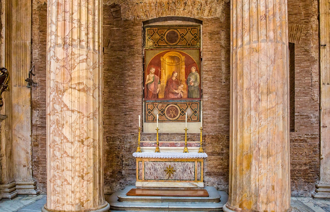 rome pantheon Chapel of the Madonna of Clemency