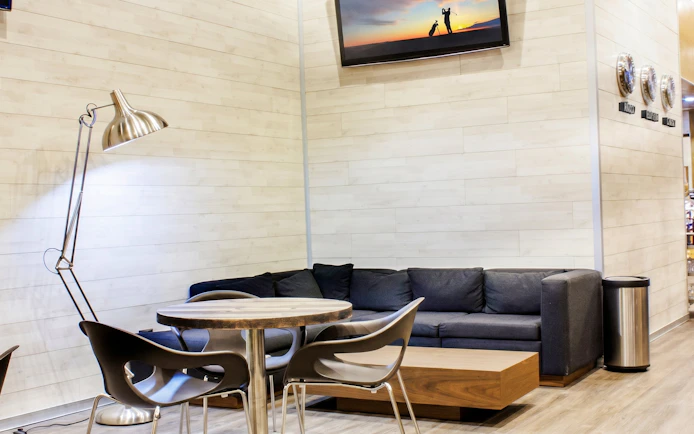 VIP Lounge seating area at MERA Roof, Terminal 3, Cancún International Airport.