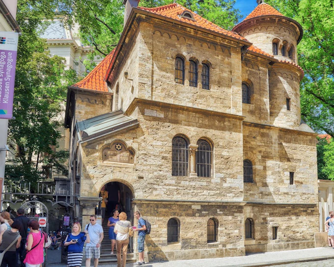 Discovering Prague: Half-Day Walking Tour & Entrance Ticket