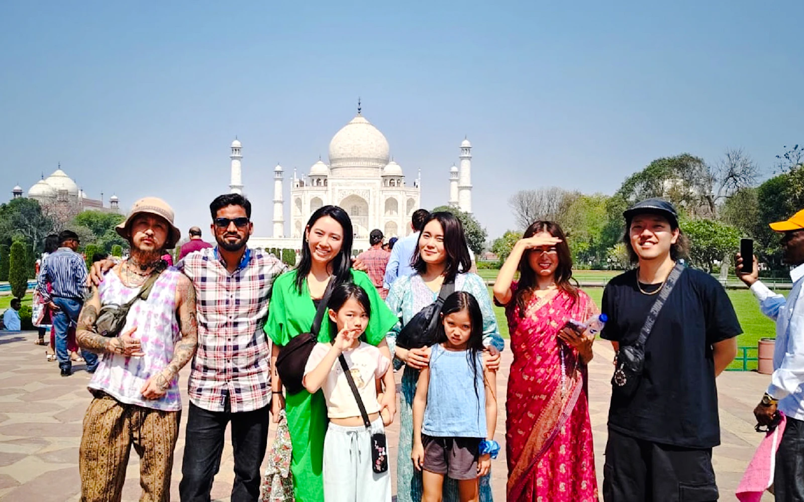 From Delhi: Taj Mahal Sunrise and Agra Fort Private Guided Day Trip with Entry Tickets and 5-Star Breakfast