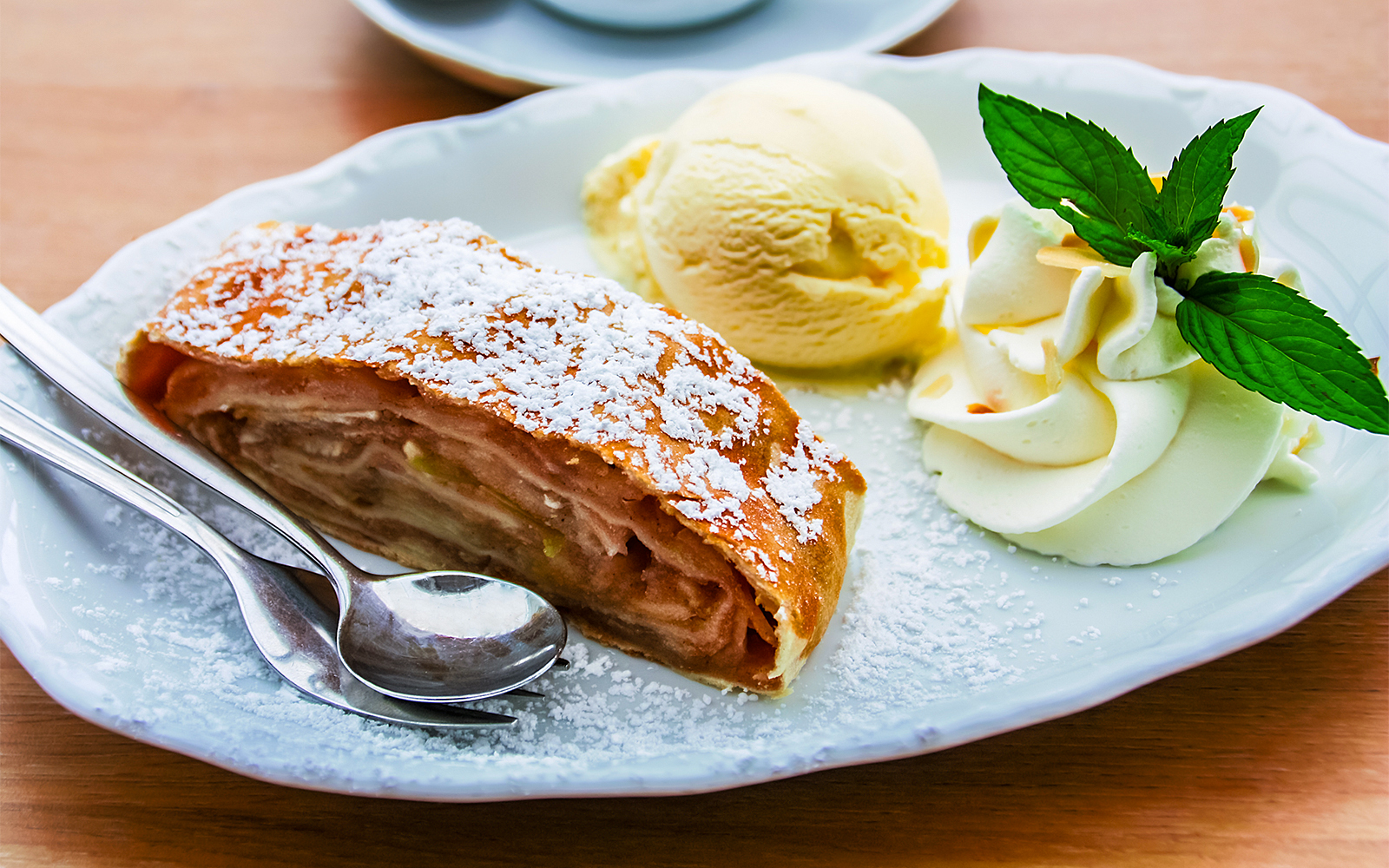 Apfelstrudel