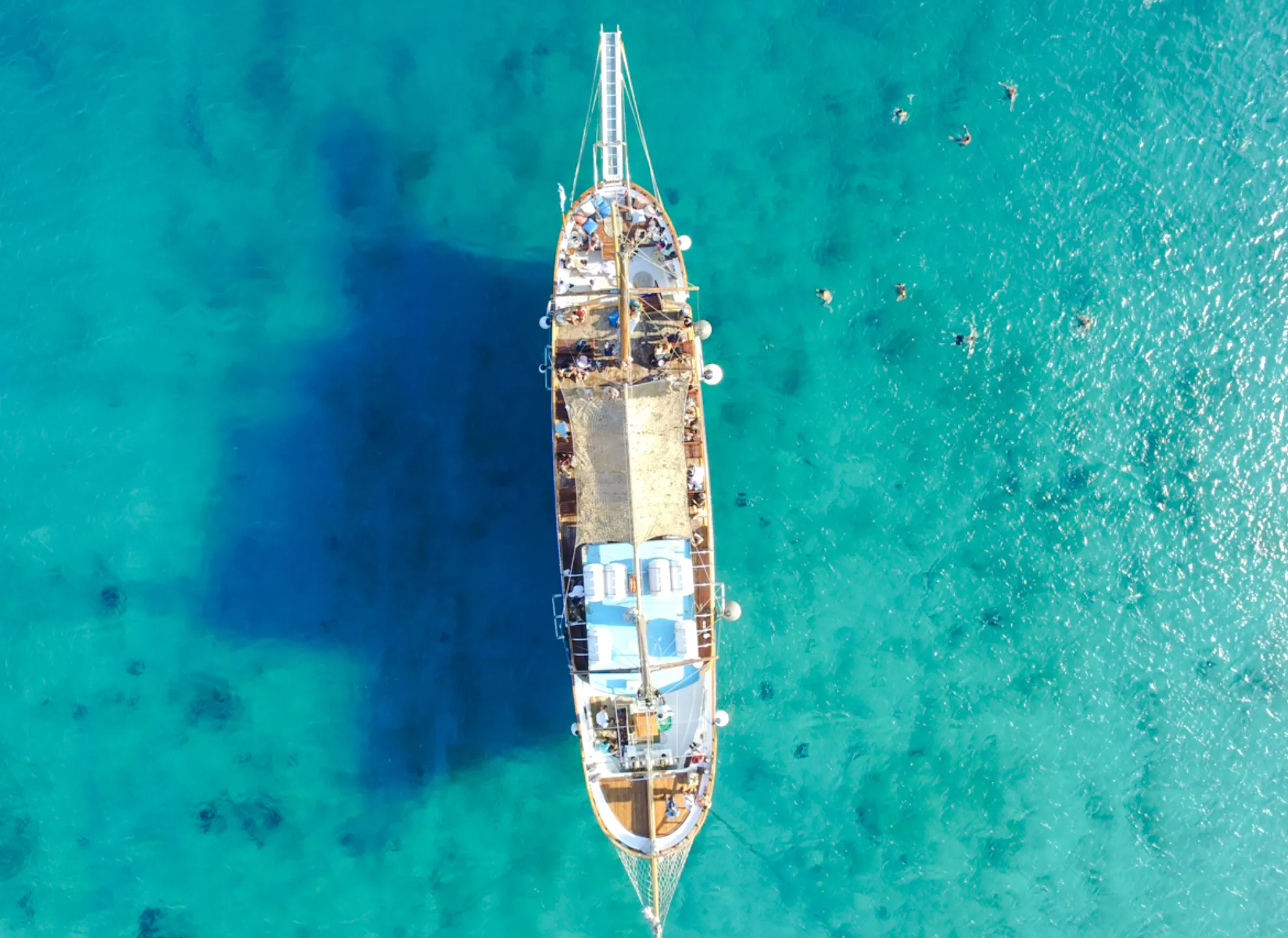 From Mykonos: Rhenia and Delos Cruise with Lunch, Guided Delos Tour and Hotel Transfers Image 9
