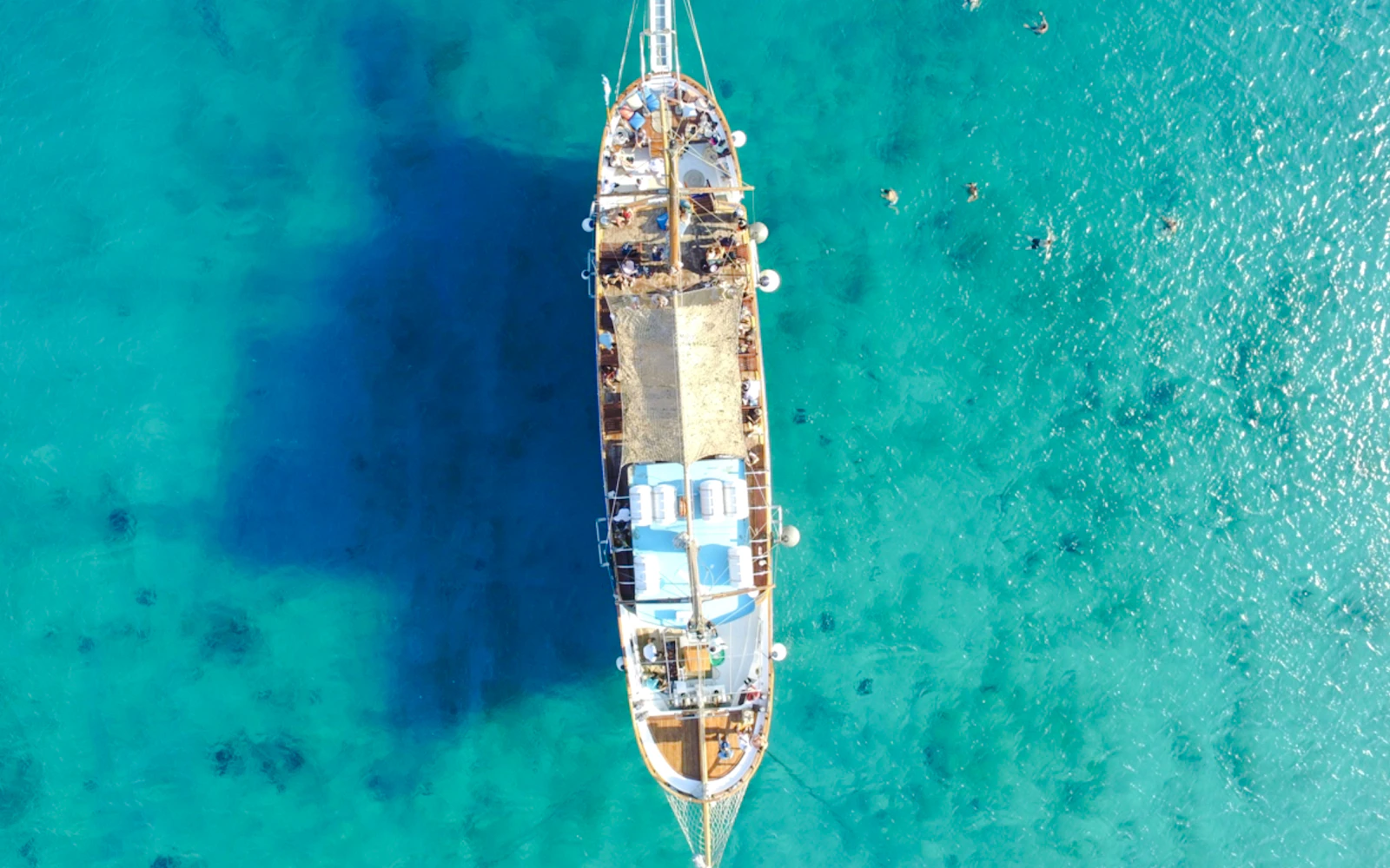 From Mykonos: Rhenia and Delos Cruise with Lunch, Guided Delos Tour and Hotel Transfers Image 9