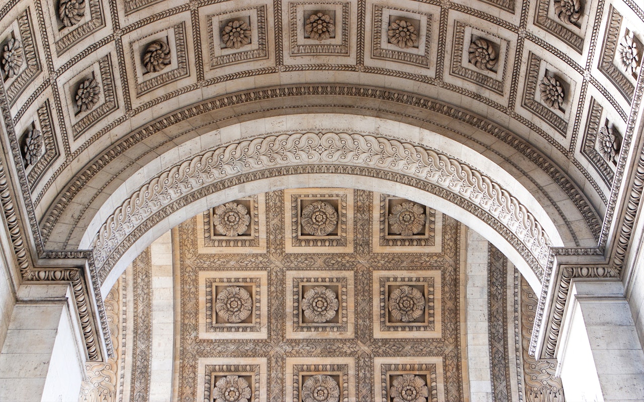 In un'unica combo: Arco di Trionfo con accesso al tetto e Tour guidato della Torre Eiffel in ascensore — 3