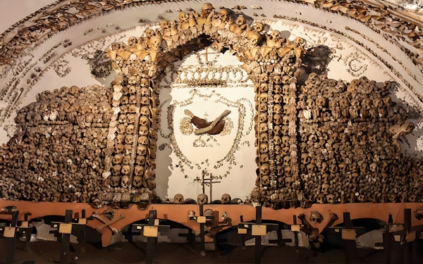 Capuchin Crypt, Christian Catacombs & San Martino ai Monti Tour with Transfers