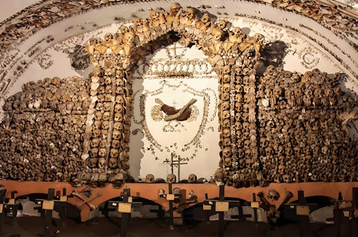Capuchin Crypt, Christian Catacombs & San Martino ai Monti Tour with Transfers