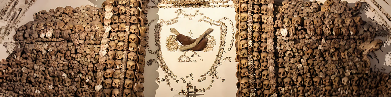 Tour della cripta dei Cappuccini, delle catacombe paleocristiane e di San Martino ai Monti con trasferimenti