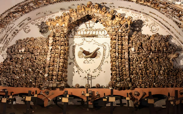 Capuchin Crypt, Christian Catacombs & San Martino ai Monti Tour with Transfers