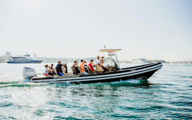 Speedboat with tourists on Blue Cave tour from Split.