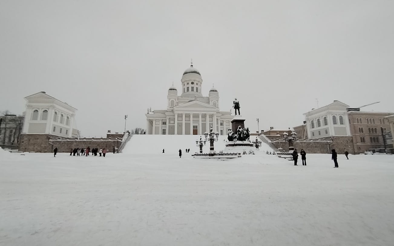 helsinki: summer city highlights with floating sauna cottage-1