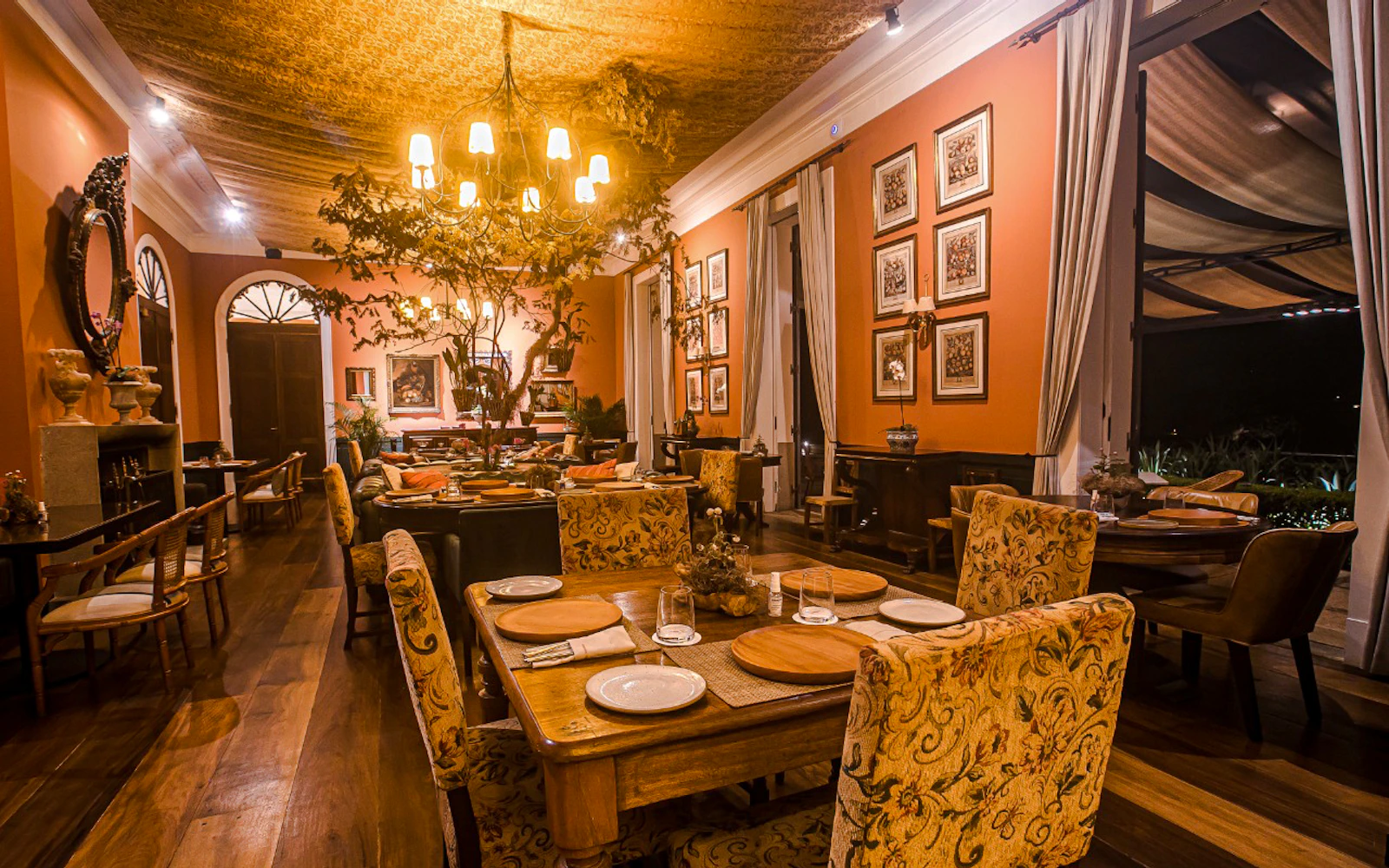 From Rio de Janeiro: Petrópolis Imperial City Guided Day Trip with Lunch (Product 55913)