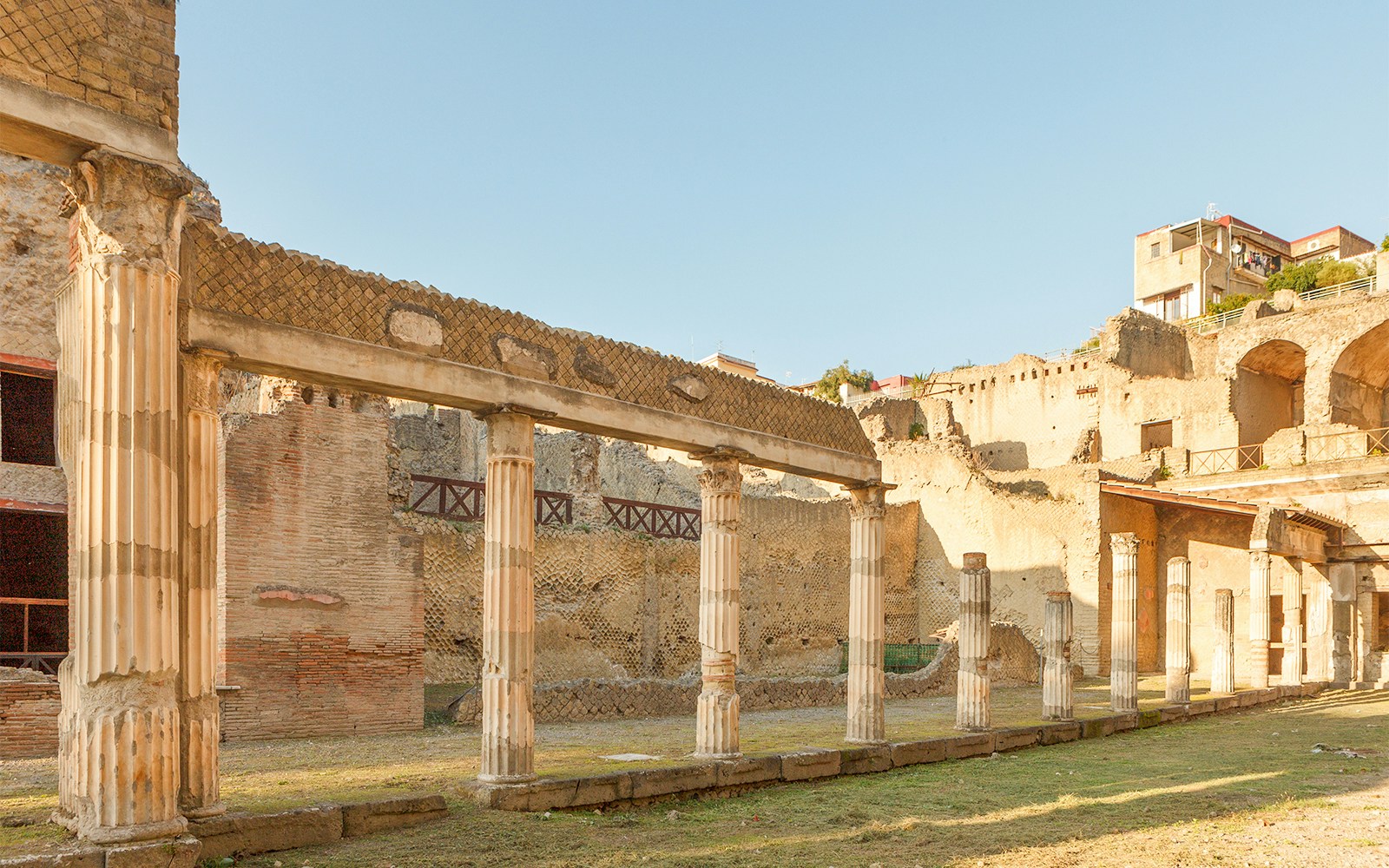 Herculaneum ruins - Palestra