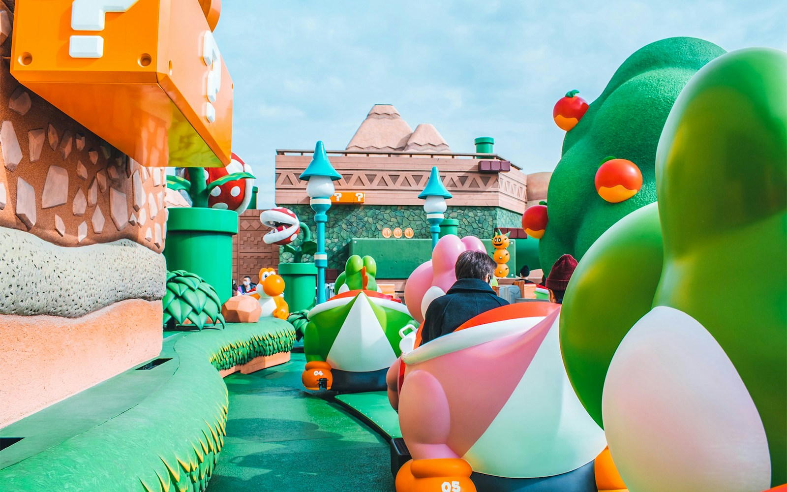 Play interactive games in Super Nintendo World™