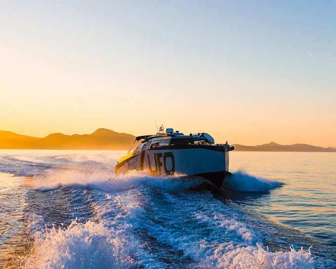 Dubrovnik: Golden Hour Sunset Cruise with Drinks