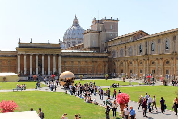 visita guiada a los museos vaticanos y la capilla sixtina con entradas a la basílica de san pedro-3