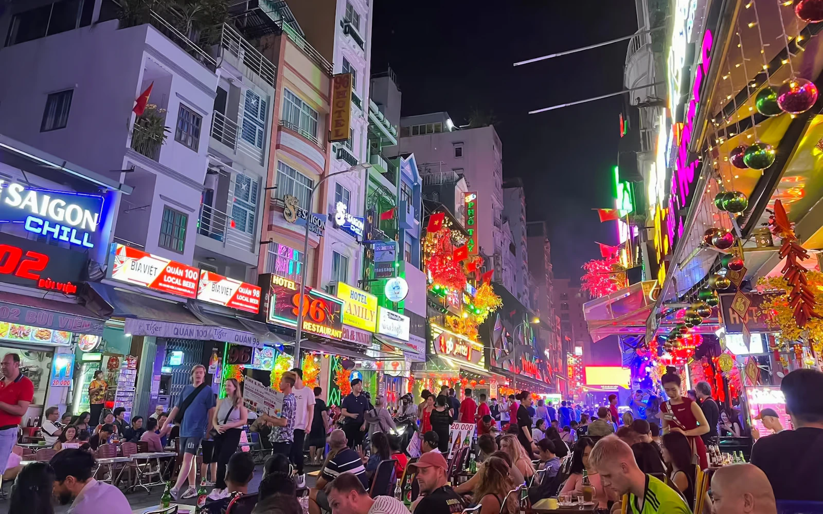 Ho Chi Minh City Pub Crawl with Free Shots (Product 53169)