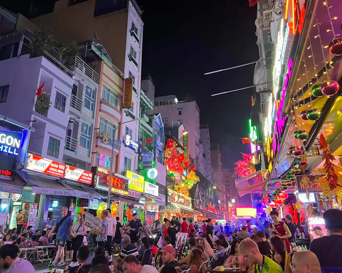 Ho Chi Minh City Pub Crawl with Free Shots (Product 53169)