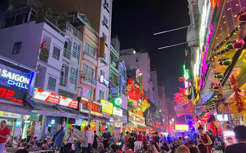 ho chi minh şehri’nde ücretsiz shot’lar eşliğinde bar turu-1