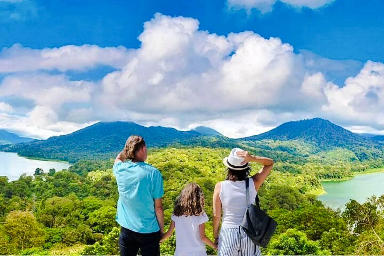 Bali: Twin lake jungle trekk, canoe with temple and waterfall tour