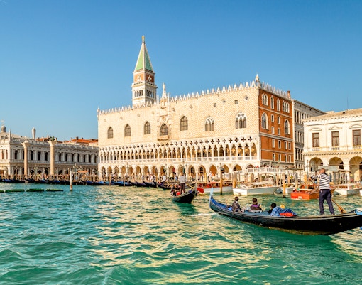 evening venice gondola ride - Doge Palace