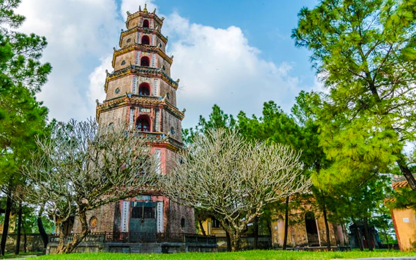 From Da Nang: Hue Private Day Trip to Imperial Citadel & Royal Tombs with Driver and Tickets