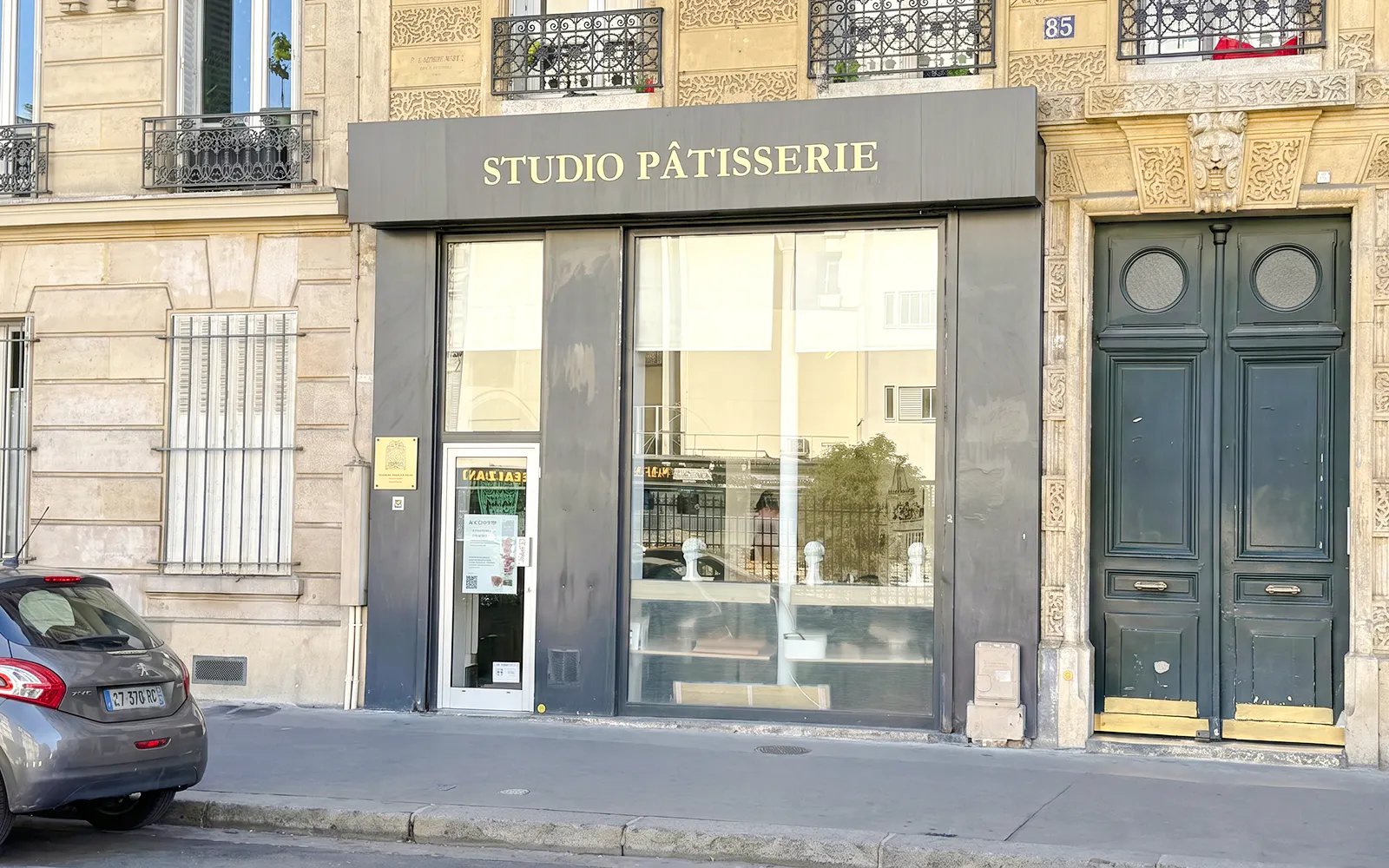 Studio Pâtisserie entrance in Paris for croissant baking class with pastry chef.