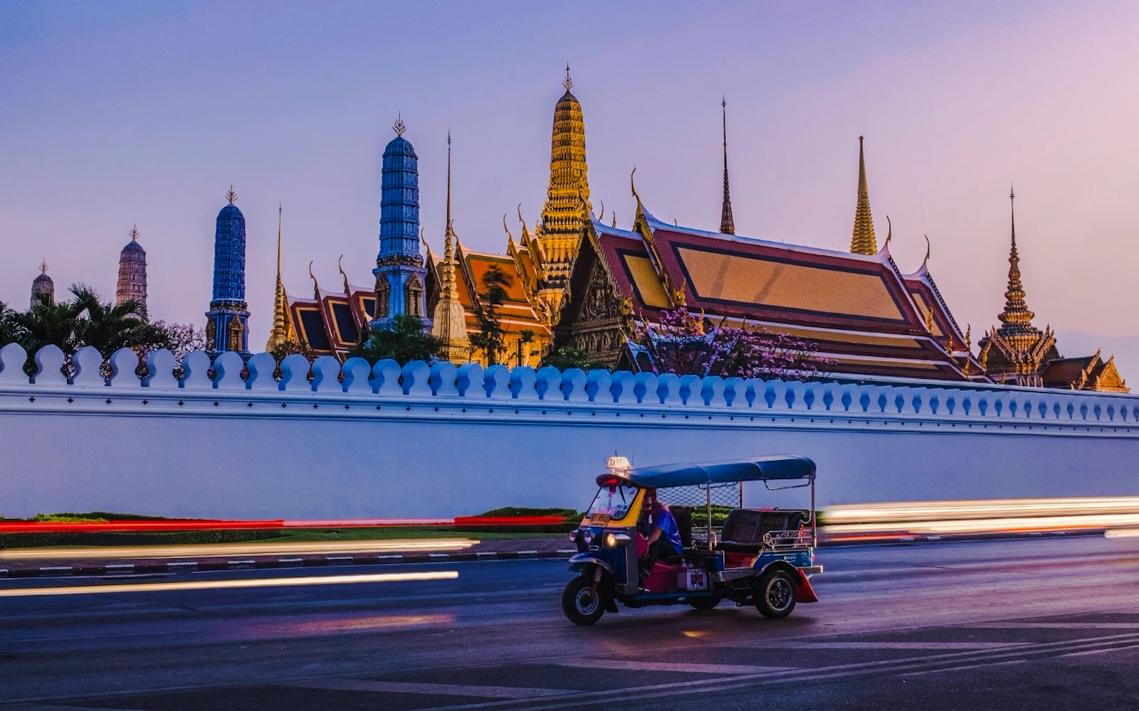 Bangkok Small-Group Royal Temples Tour with Tuk-Tuk Ride, Entry Fees Not Included Image 2