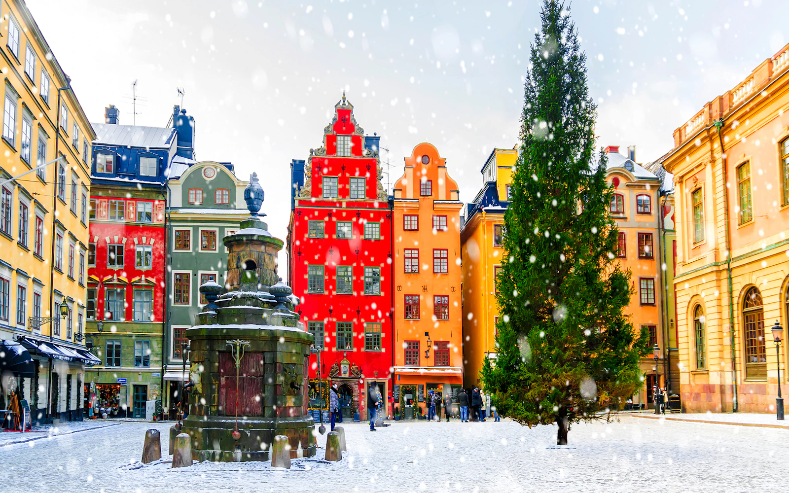 Stockholm Gamla Stan Private Walking Tour with Djurgården Boat Cruise
