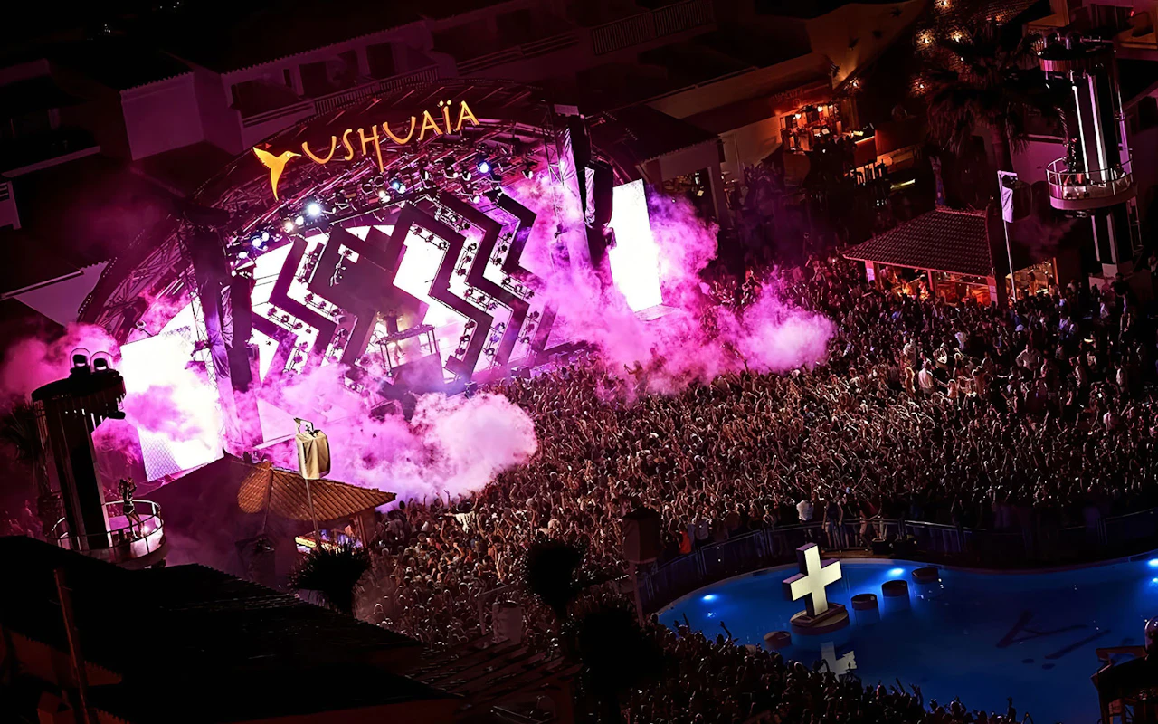 Ushuaïa on Thursdays: Martin Garrix Tickets — 2