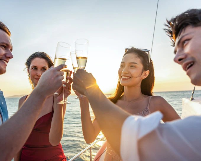Ortigia: Sunset tour with aperitif on board