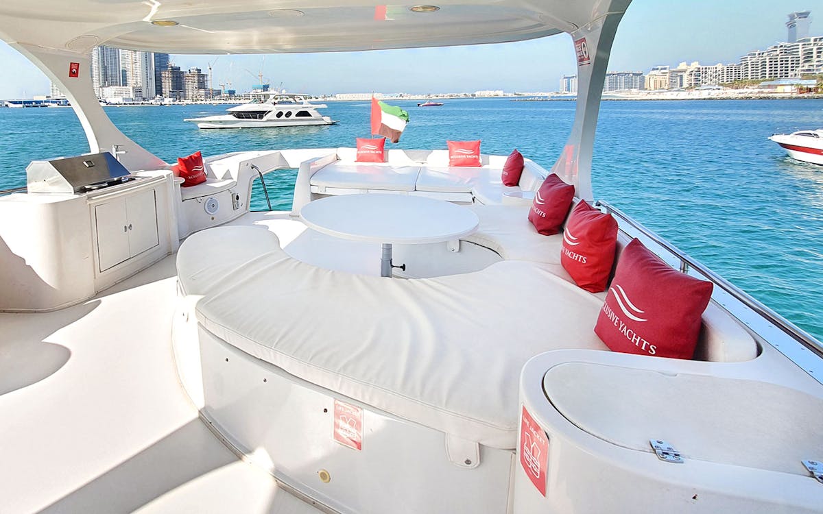 1-hour yacht cruise in dubai marina-5 1-hour yacht cruise in dubai marina-5