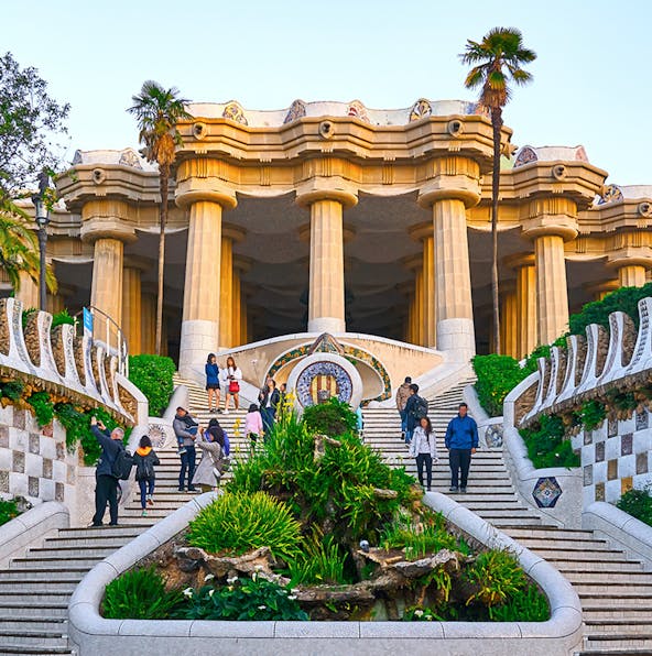 Check out Park Güell opening hours before you visit